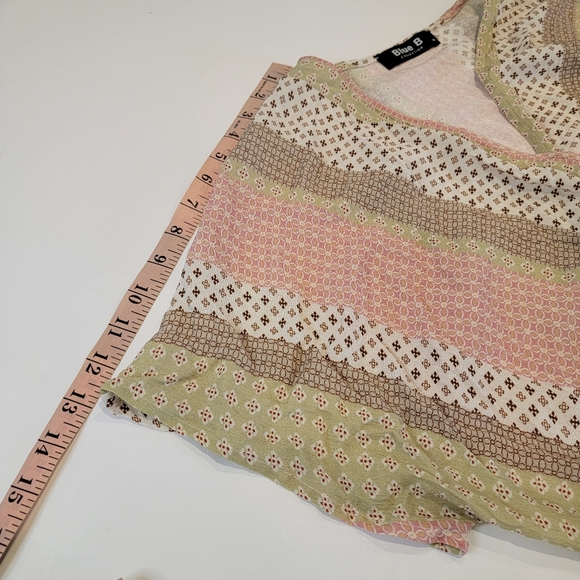 Blue B Collection Dolman Wrap Smocked Waist Crop Top Size Medium Pink Tan - Picture 13 of 13